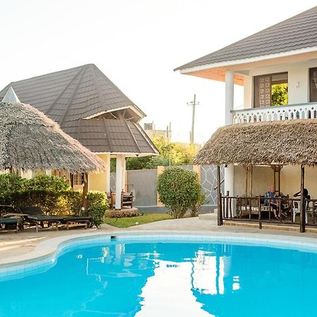 Diani-Paradise-Villas เดียนีบีช ภายนอก รูปภาพ