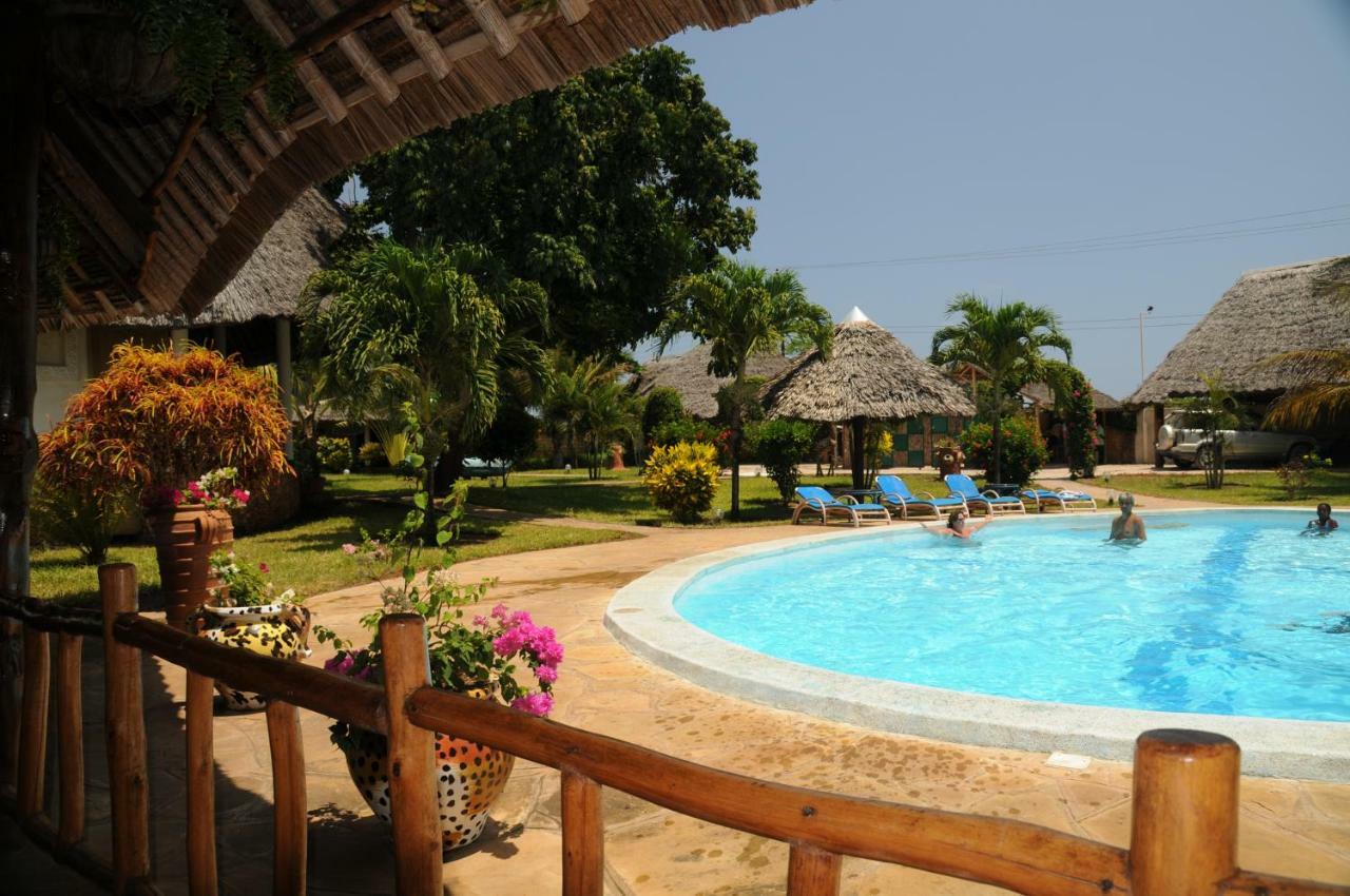 Diani-Paradise-Villas เดียนีบีช ภายนอก รูปภาพ