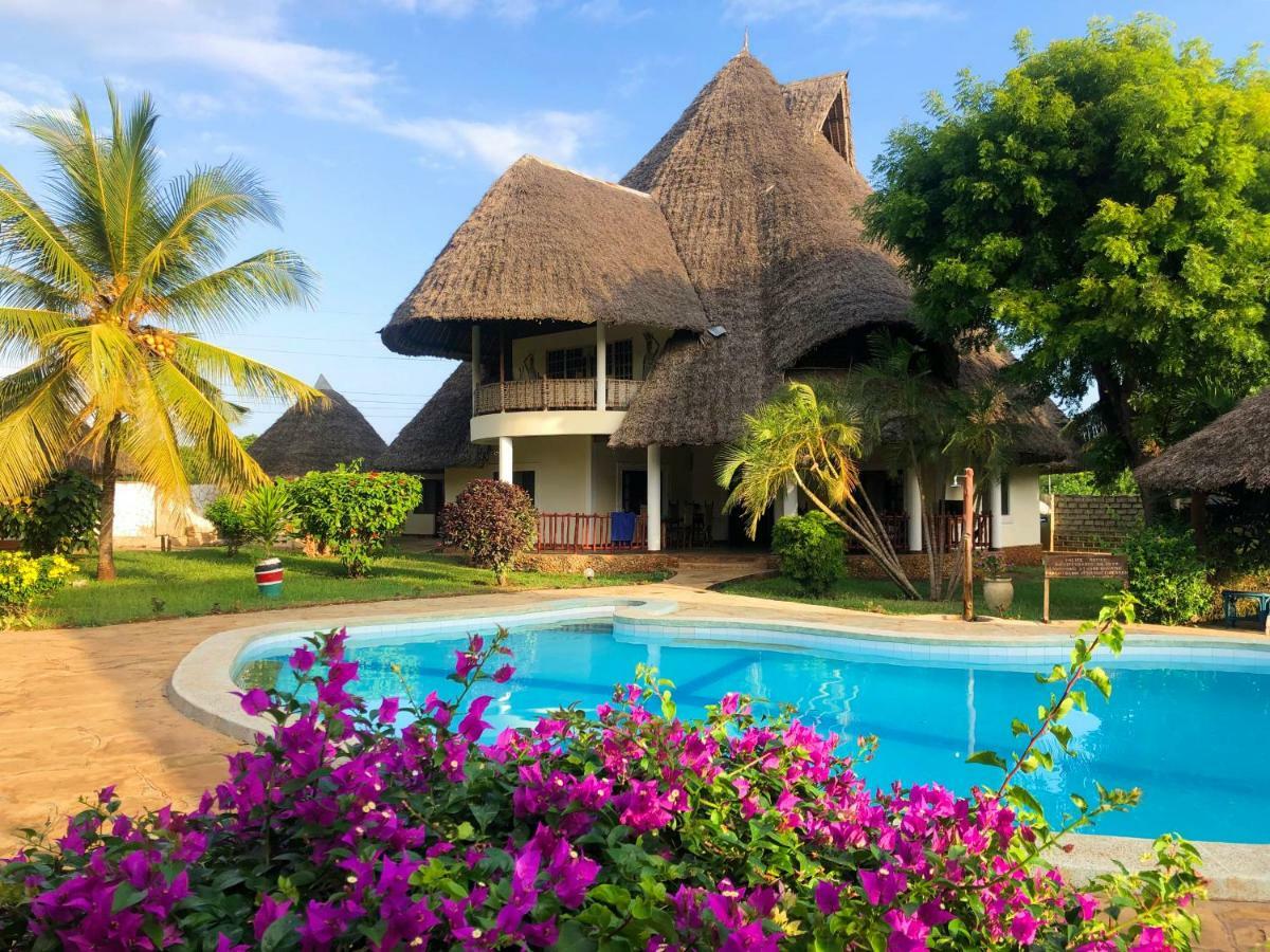 Diani-Paradise-Villas เดียนีบีช ภายนอก รูปภาพ