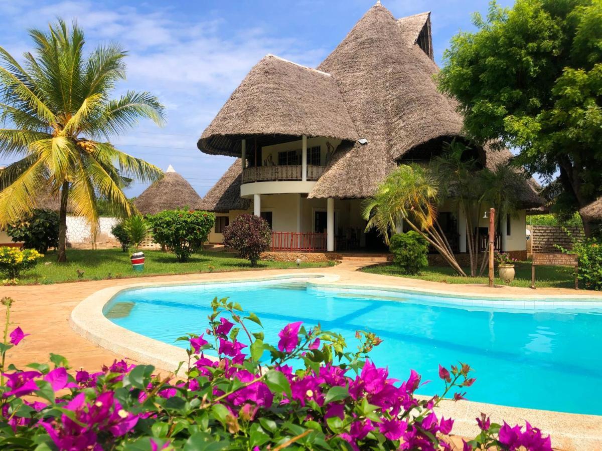 Diani-Paradise-Villas เดียนีบีช ภายนอก รูปภาพ