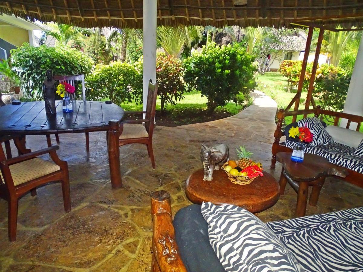 Diani-Paradise-Villas เดียนีบีช ภายนอก รูปภาพ