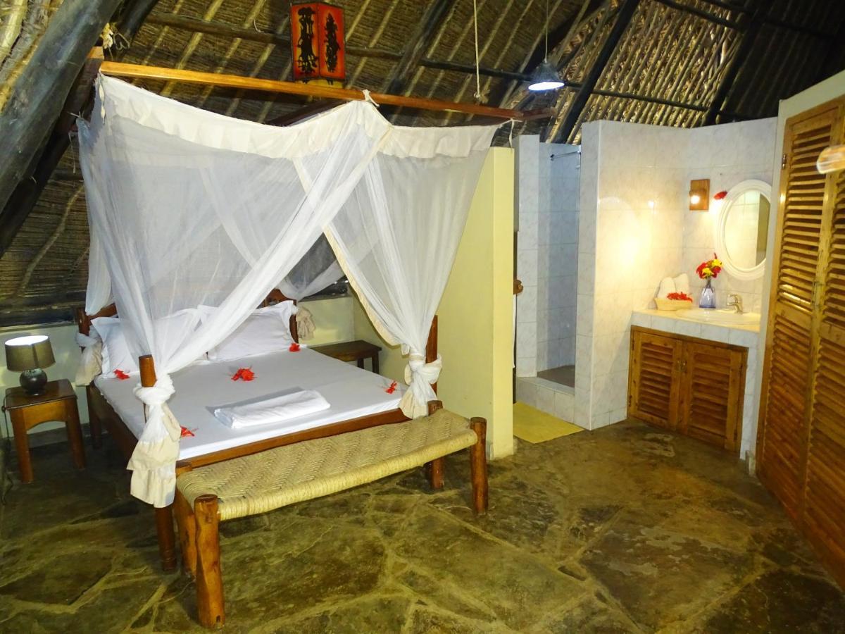 Diani-Paradise-Villas เดียนีบีช ภายนอก รูปภาพ