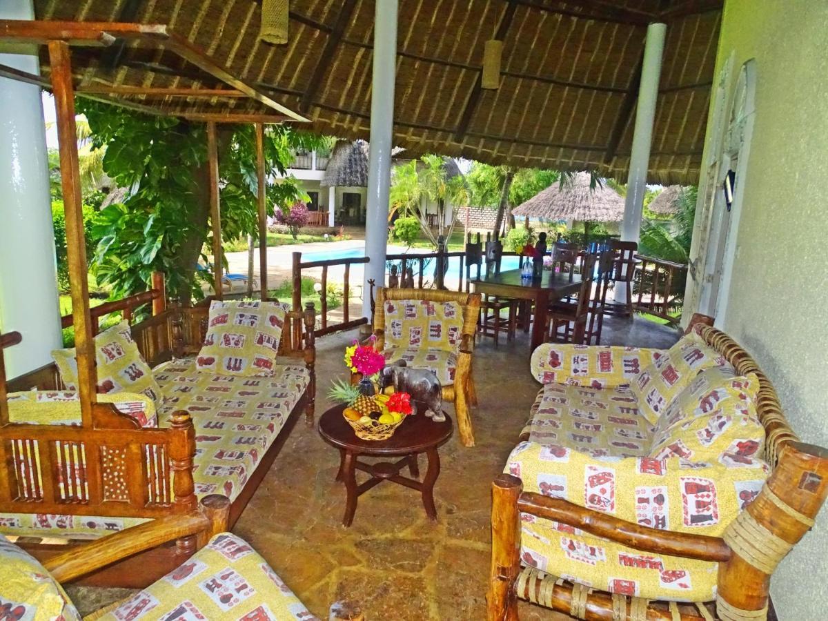 Diani-Paradise-Villas เดียนีบีช ภายนอก รูปภาพ