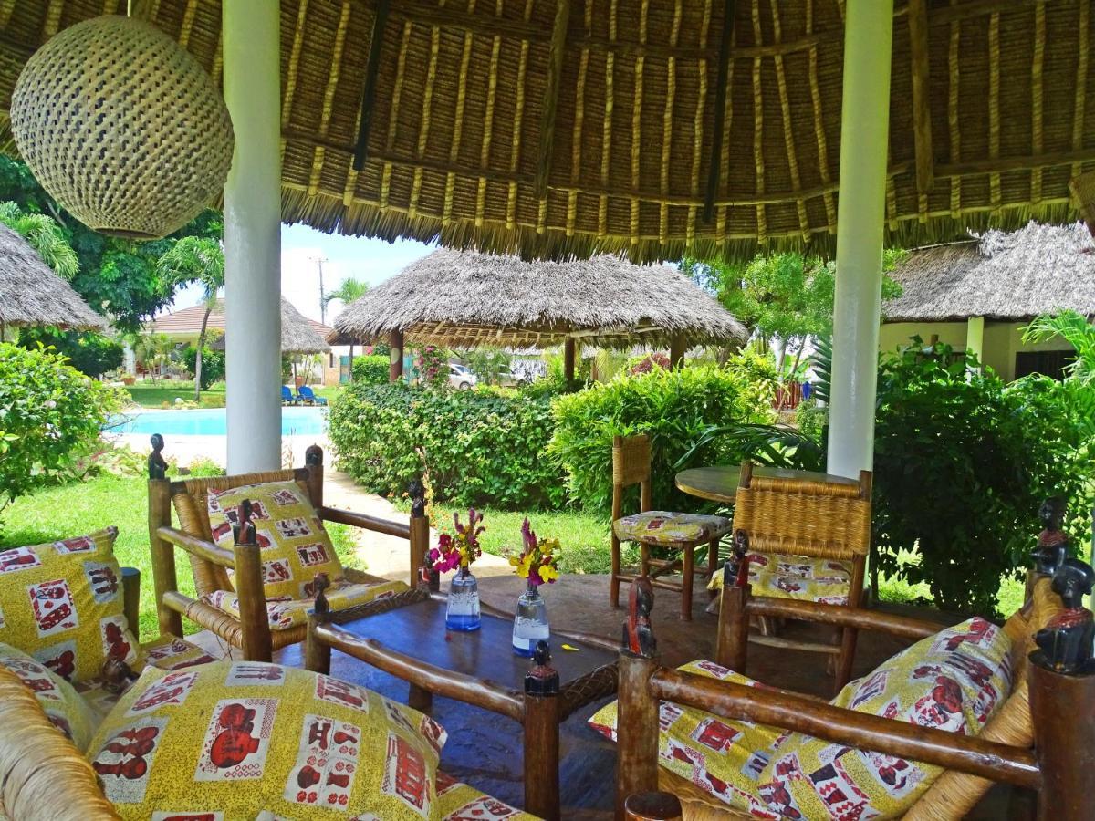 Diani-Paradise-Villas เดียนีบีช ภายนอก รูปภาพ